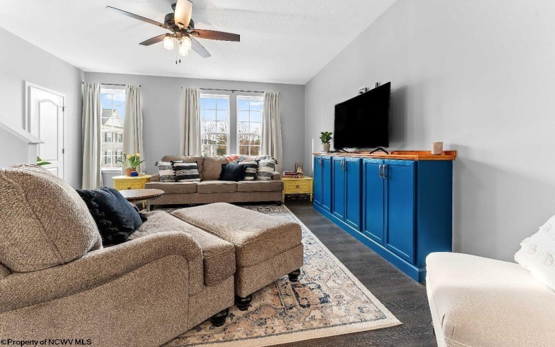 415 Turquoise Lane, Morgantown, West Virginia 26508, 3 Bedrooms Bedrooms, 7 Rooms Rooms,3 BathroomsBathrooms,Single Family Attached,For Sale,Turquoise,10163388