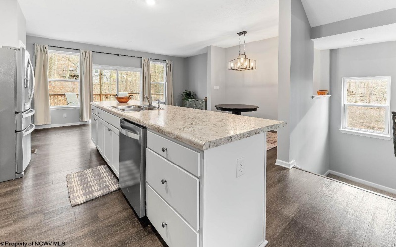 415 Turquoise Lane, Morgantown, West Virginia 26508, 3 Bedrooms Bedrooms, 7 Rooms Rooms,3 BathroomsBathrooms,Single Family Attached,For Sale,Turquoise,10163388