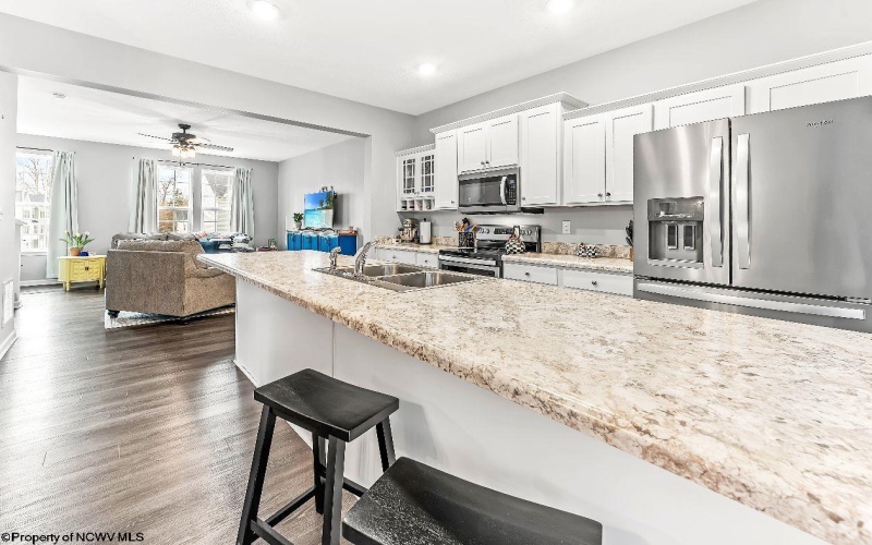 415 Turquoise Lane, Morgantown, West Virginia 26508, 3 Bedrooms Bedrooms, 7 Rooms Rooms,3 BathroomsBathrooms,Single Family Attached,For Sale,Turquoise,10163388