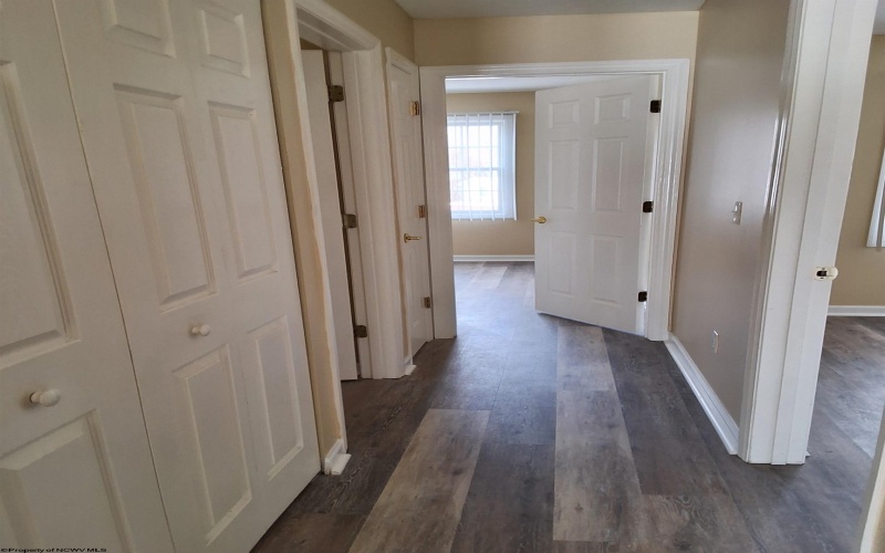 208 Mountain Golf Drive, Morgantown, West Virginia 26508, 3 Bedrooms Bedrooms, 6 Rooms Rooms,2 BathroomsBathrooms,Residential Rentals,For Rent,Mountain Golf,10163382