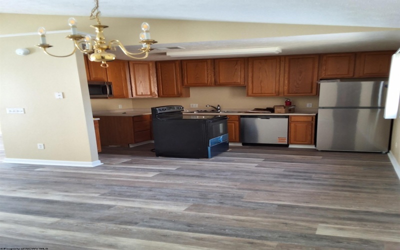 208 Mountain Golf Drive, Morgantown, West Virginia 26508, 3 Bedrooms Bedrooms, 6 Rooms Rooms,2 BathroomsBathrooms,Residential Rentals,For Rent,Mountain Golf,10163382