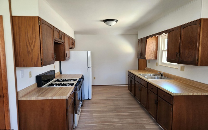 66 Whaley Lane, Clarksburg, West Virginia 26301, 4 Bedrooms Bedrooms, 9 Rooms Rooms,2 BathroomsBathrooms,Single Family Detached,For Sale,Whaley,10163383