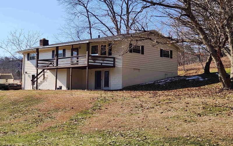 66 Whaley Lane, Clarksburg, West Virginia 26301, 4 Bedrooms Bedrooms, 9 Rooms Rooms,2 BathroomsBathrooms,Single Family Detached,For Sale,Whaley,10163383