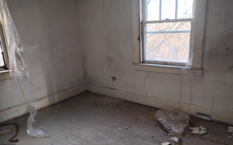 116 Bailey Circle, Fairmont, West Virginia 26554, 3 Bedrooms Bedrooms, 5 Rooms Rooms,1 BathroomBathrooms,Single Family Detached,For Sale,Bailey,10163380