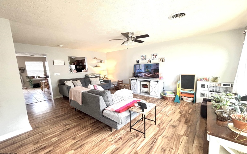 111 Auburn Drive, Morgantown, West Virginia 26501, 2 Bedrooms Bedrooms, 4 Rooms Rooms,2 BathroomsBathrooms,Single Family Attached,For Sale,Auburn,10163394 111 Auburn Drive, Morgantown, West Virginia 26501, 2 Bedrooms Bedrooms, 4 Rooms Rooms,2 BathroomsBathrooms,Single Family Attached,For Sale,Auburn,10163394