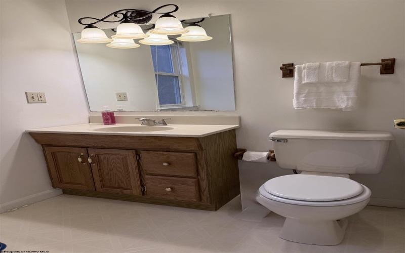 32 Fairway Drive, Mount Clare, West Virginia 26408, 3 Bedrooms Bedrooms, 7 Rooms Rooms,2 BathroomsBathrooms,Single Family Attached,For Sale,Fairway,10163400