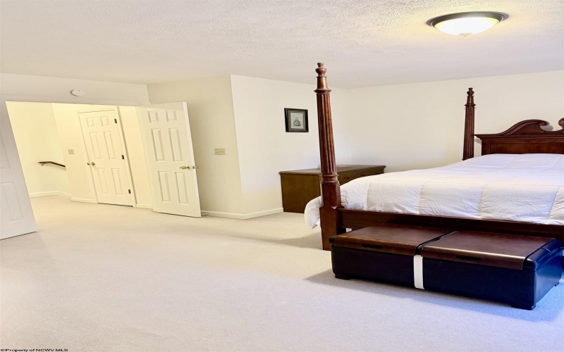 32 Fairway Drive, Mount Clare, West Virginia 26408, 3 Bedrooms Bedrooms, 7 Rooms Rooms,2 BathroomsBathrooms,Single Family Attached,For Sale,Fairway,10163400