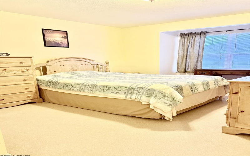 32 Fairway Drive, Mount Clare, West Virginia 26408, 3 Bedrooms Bedrooms, 7 Rooms Rooms,2 BathroomsBathrooms,Single Family Attached,For Sale,Fairway,10163400