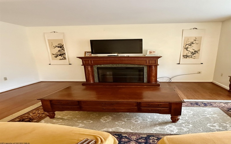 32 Fairway Drive, Mount Clare, West Virginia 26408, 3 Bedrooms Bedrooms, 7 Rooms Rooms,2 BathroomsBathrooms,Single Family Attached,For Sale,Fairway,10163400