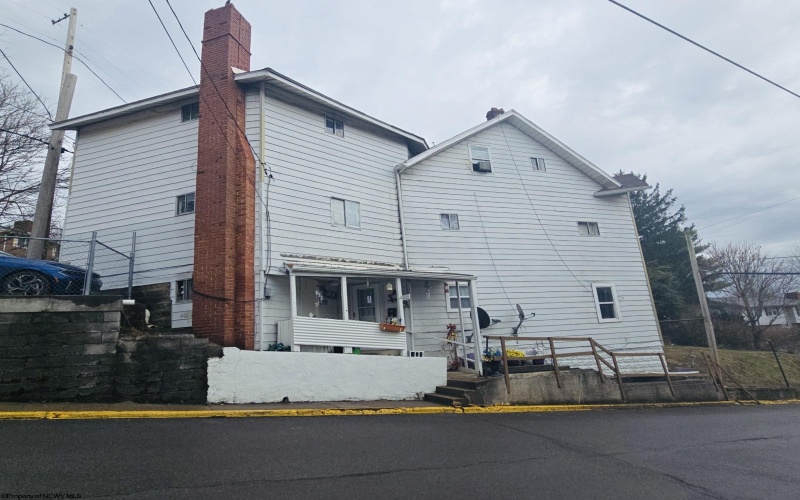 444 Dorsey Avenue, Morgantown, West Virginia 26501, ,Multi-unit/income,For Sale,Dorsey,10163399