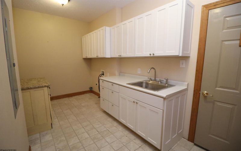 110 Edgewater Drive, Elkins, West Virginia 26241, 2 Bedrooms Bedrooms, 7 Rooms Rooms,2 BathroomsBathrooms,Single Family Attached,For Sale,Edgewater,10163414