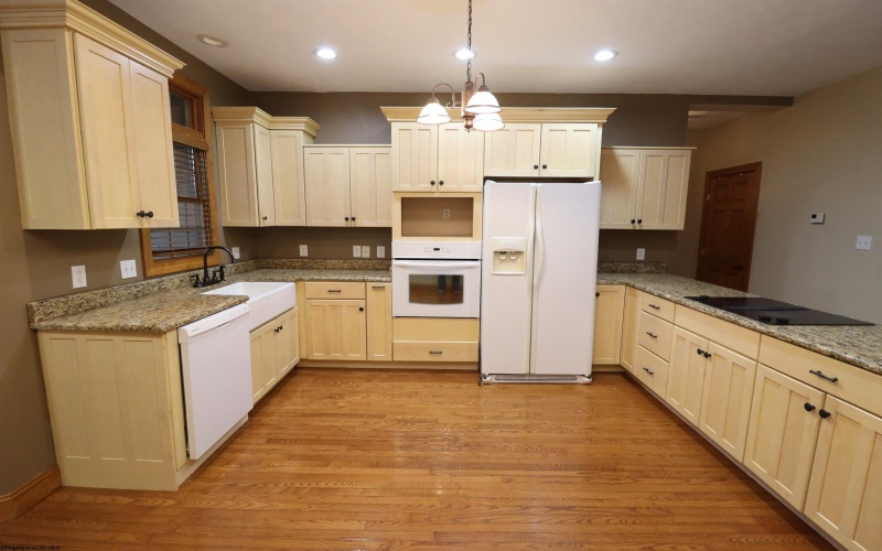 110 Edgewater Drive, Elkins, West Virginia 26241, 2 Bedrooms Bedrooms, 7 Rooms Rooms,2 BathroomsBathrooms,Single Family Attached,For Sale,Edgewater,10163414