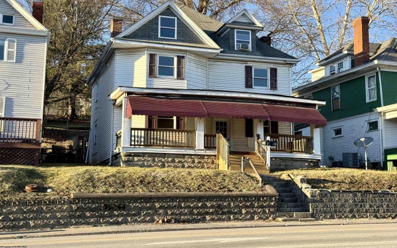 1005 Locust Avenue, Fairmont, West Virginia 26554, ,Multi-unit/income,For Sale,Locust,10163417