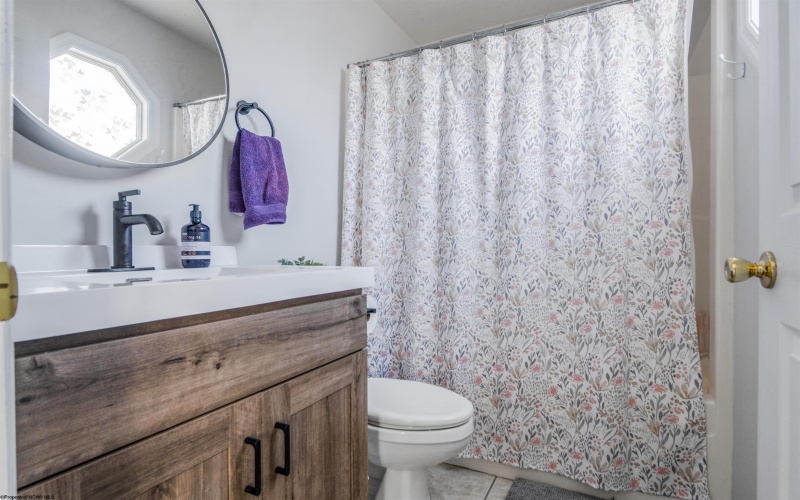 4030 Pinehurst Drive, Morgantown, West Virginia 26505, 2 Bedrooms Bedrooms, 5 Rooms Rooms,2 BathroomsBathrooms,Single Family Attached,For Sale,Pinehurst,10163422