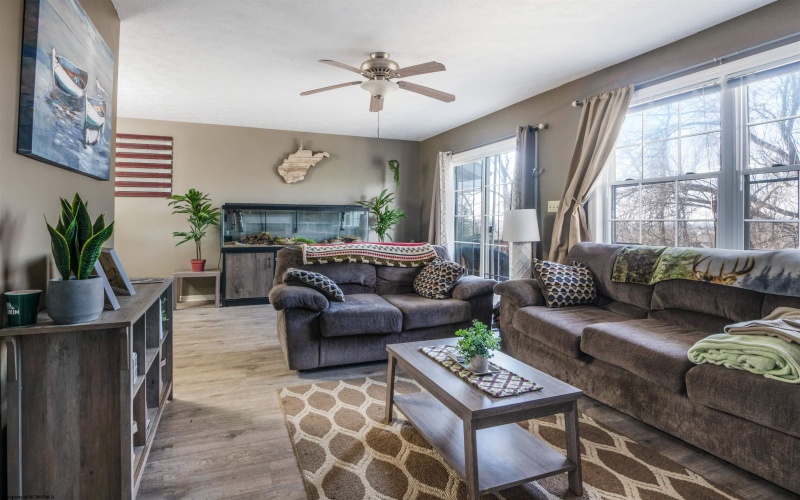 4043 Pinehurst Drive, Morgantown, West Virginia 26505, 3 Bedrooms Bedrooms, 6 Rooms Rooms,2 BathroomsBathrooms,Single Family Attached,For Sale,Pinehurst,10163423 4043 Pinehurst Drive, Morgantown, West Virginia 26505, 3 Bedrooms Bedrooms, 6 Rooms Rooms,2 BathroomsBathrooms,Single Family Attached,For Sale,Pinehurst,10163423