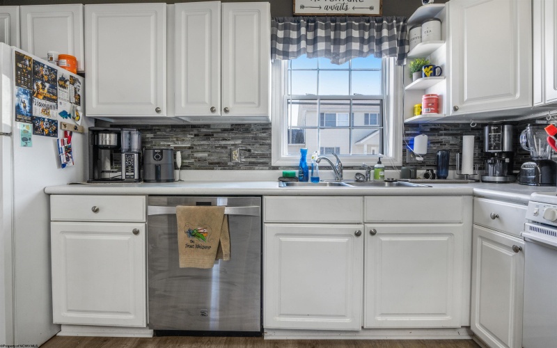 4043 Pinehurst Drive, Morgantown, West Virginia 26505, 3 Bedrooms Bedrooms, 6 Rooms Rooms,2 BathroomsBathrooms,Single Family Attached,For Sale,Pinehurst,10163423 4043 Pinehurst Drive, Morgantown, West Virginia 26505, 3 Bedrooms Bedrooms, 6 Rooms Rooms,2 BathroomsBathrooms,Single Family Attached,For Sale,Pinehurst,10163423