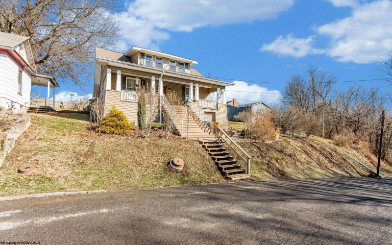 139 Knotts Avenue, Grafton, West Virginia 26354, 3 Bedrooms Bedrooms, 8 Rooms Rooms,2 BathroomsBathrooms,Single Family Detached,For Sale,Knotts,10163425