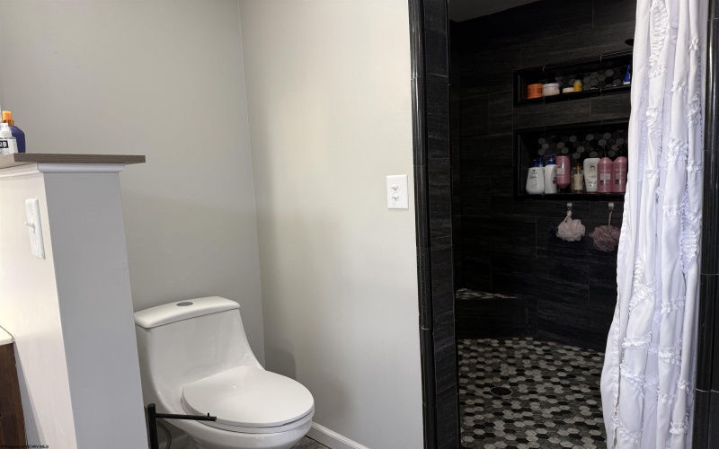 1544 Tulip Lane, Fairmont, West Virginia 26554, 4 Bedrooms Bedrooms, 9 Rooms Rooms,3 BathroomsBathrooms,Single Family Detached,For Sale,Tulip,10163431 1544 Tulip Lane, Fairmont, West Virginia 26554, 4 Bedrooms Bedrooms, 9 Rooms Rooms,3 BathroomsBathrooms,Single Family Detached,For Sale,Tulip,10163431