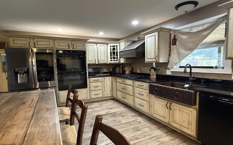 1544 Tulip Lane, Fairmont, West Virginia 26554, 4 Bedrooms Bedrooms, 9 Rooms Rooms,3 BathroomsBathrooms,Single Family Detached,For Sale,Tulip,10163431 1544 Tulip Lane, Fairmont, West Virginia 26554, 4 Bedrooms Bedrooms, 9 Rooms Rooms,3 BathroomsBathrooms,Single Family Detached,For Sale,Tulip,10163431