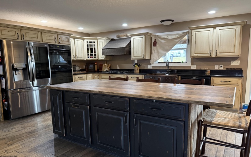 1544 Tulip Lane, Fairmont, West Virginia 26554, 4 Bedrooms Bedrooms, 9 Rooms Rooms,3 BathroomsBathrooms,Single Family Detached,For Sale,Tulip,10163431 1544 Tulip Lane, Fairmont, West Virginia 26554, 4 Bedrooms Bedrooms, 9 Rooms Rooms,3 BathroomsBathrooms,Single Family Detached,For Sale,Tulip,10163431