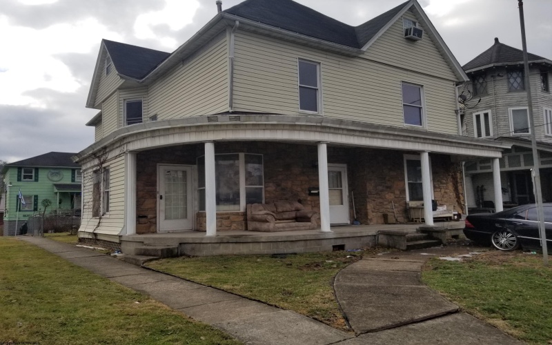 653 Mulberry Avenue, Clarksburg, West Virginia 26301, ,Multi-unit/income,For Sale,Mulberry,10163358