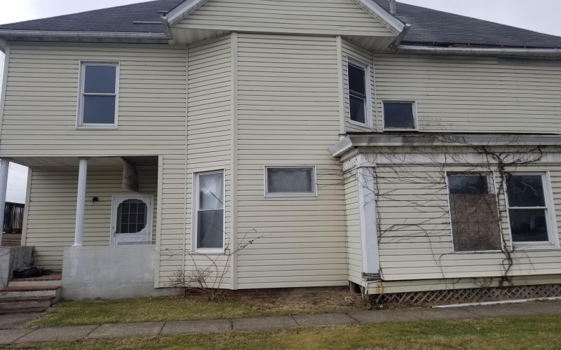 653 Mulberry Avenue, Clarksburg, West Virginia 26301, ,Multi-unit/income,For Sale,Mulberry,10163358