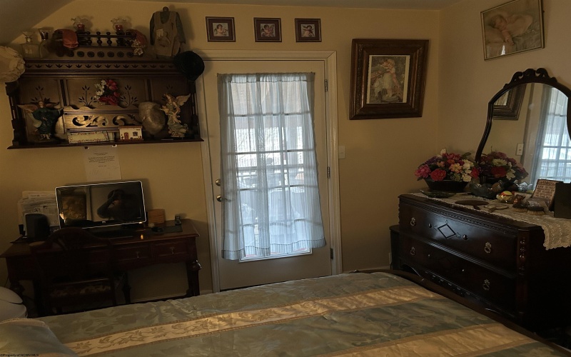 1117 Fleming Avenue, Fairmont, West Virginia 26554, 2 Bedrooms Bedrooms, 5 Rooms Rooms,1 BathroomBathrooms,Single Family Detached,For Sale,Fleming,10163430