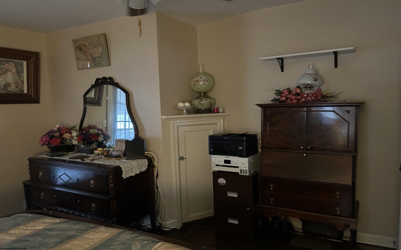 1117 Fleming Avenue, Fairmont, West Virginia 26554, 2 Bedrooms Bedrooms, 5 Rooms Rooms,1 BathroomBathrooms,Single Family Detached,For Sale,Fleming,10163430