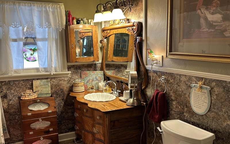 1117 Fleming Avenue, Fairmont, West Virginia 26554, 2 Bedrooms Bedrooms, 5 Rooms Rooms,1 BathroomBathrooms,Single Family Detached,For Sale,Fleming,10163430