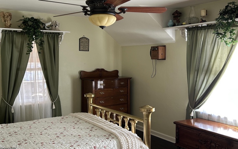 1117 Fleming Avenue, Fairmont, West Virginia 26554, 2 Bedrooms Bedrooms, 5 Rooms Rooms,1 BathroomBathrooms,Single Family Detached,For Sale,Fleming,10163430