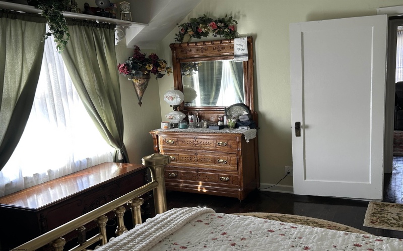 1117 Fleming Avenue, Fairmont, West Virginia 26554, 2 Bedrooms Bedrooms, 5 Rooms Rooms,1 BathroomBathrooms,Single Family Detached,For Sale,Fleming,10163430