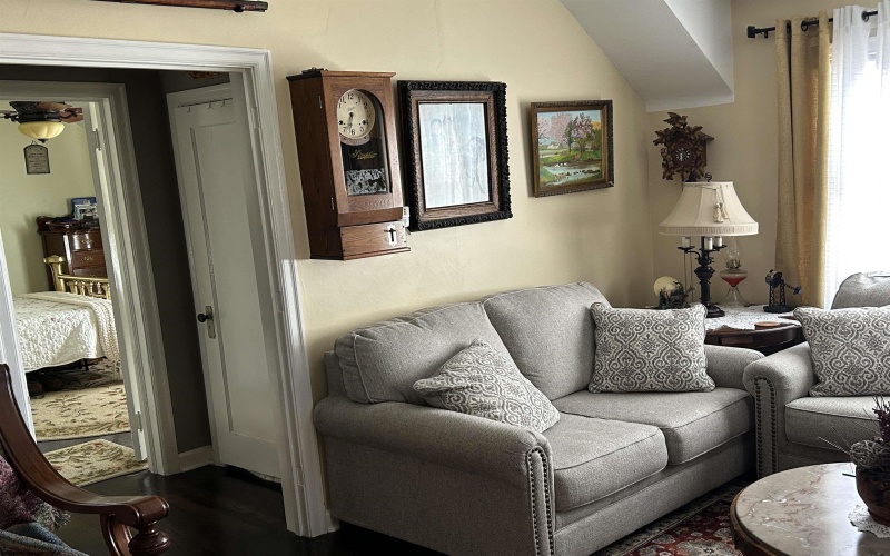 1117 Fleming Avenue, Fairmont, West Virginia 26554, 2 Bedrooms Bedrooms, 5 Rooms Rooms,1 BathroomBathrooms,Single Family Detached,For Sale,Fleming,10163430