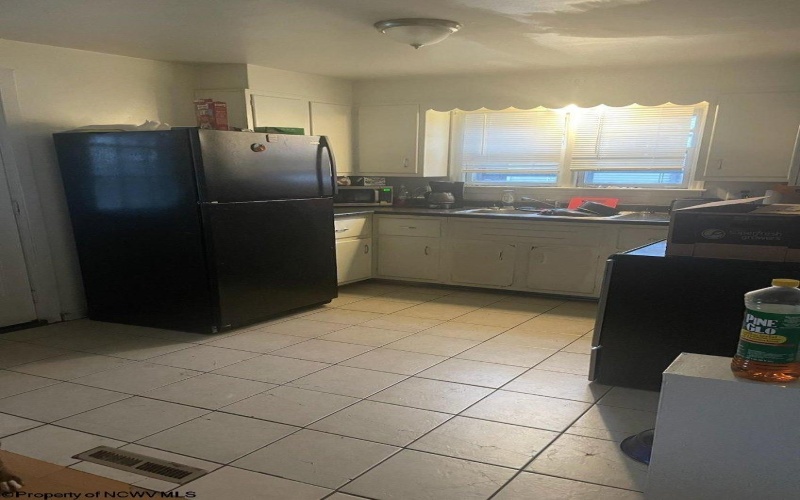 415/415.5 Duncan Avenue, Clarksburg, West Virginia 26301, ,Multi-unit/income,For Sale,Duncan,10163440