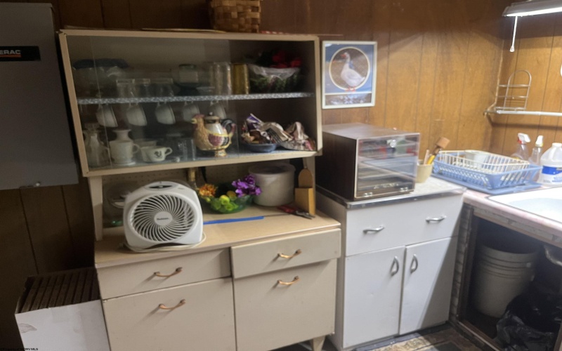 611 Broad Street, Weston, West Virginia 26452, 2 Bedrooms Bedrooms, 5 Rooms Rooms,1 BathroomBathrooms,Single Family Detached,For Sale,Broad,10163456