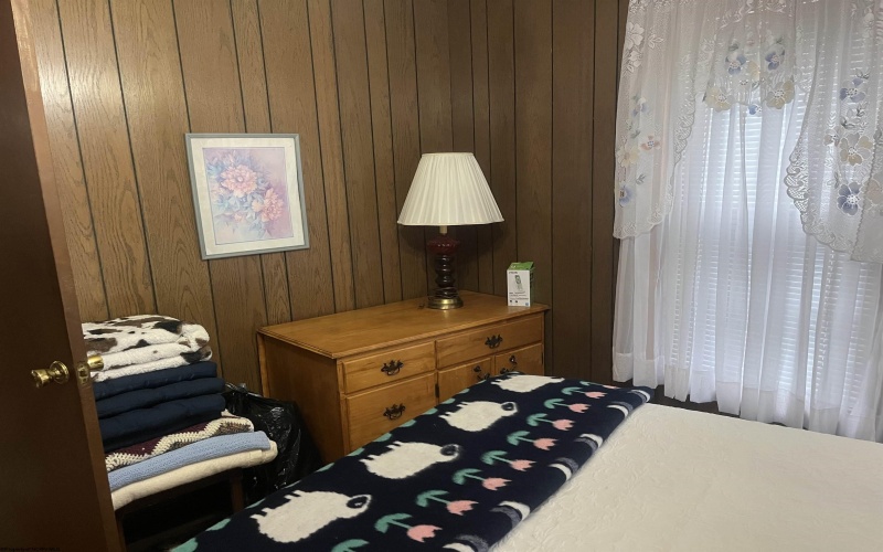 611 Broad Street, Weston, West Virginia 26452, 2 Bedrooms Bedrooms, 5 Rooms Rooms,1 BathroomBathrooms,Single Family Detached,For Sale,Broad,10163456