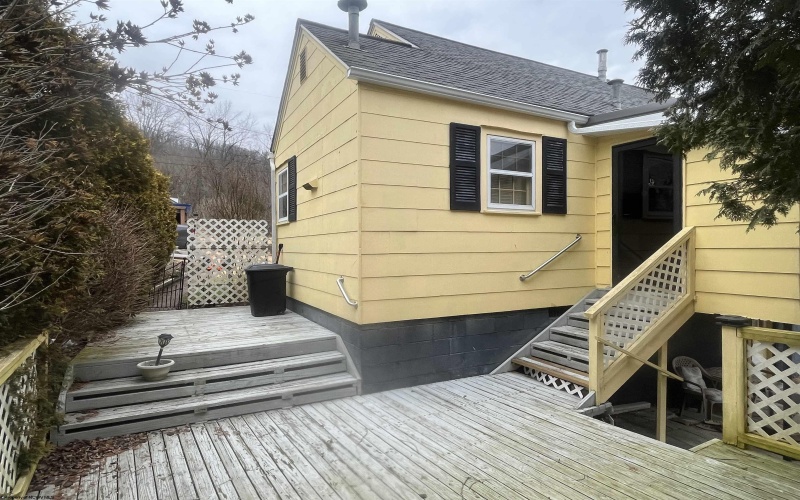 611 Broad Street, Weston, West Virginia 26452, 2 Bedrooms Bedrooms, 5 Rooms Rooms,1 BathroomBathrooms,Single Family Detached,For Sale,Broad,10163456