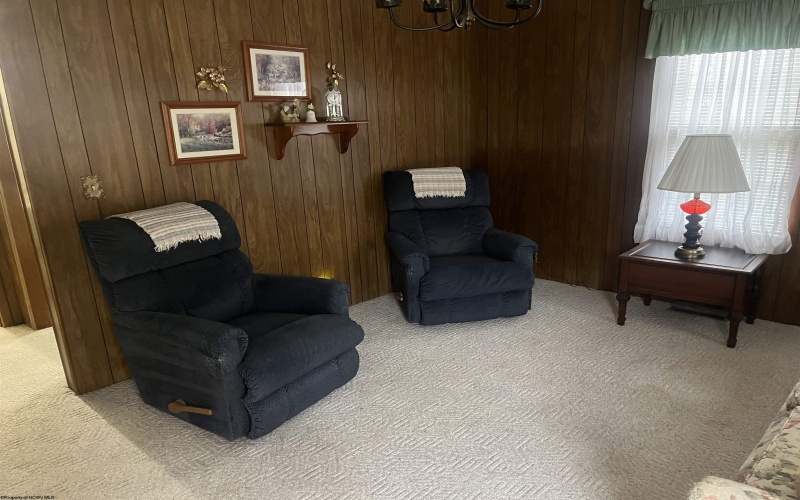 611 Broad Street, Weston, West Virginia 26452, 2 Bedrooms Bedrooms, 5 Rooms Rooms,1 BathroomBathrooms,Single Family Detached,For Sale,Broad,10163456