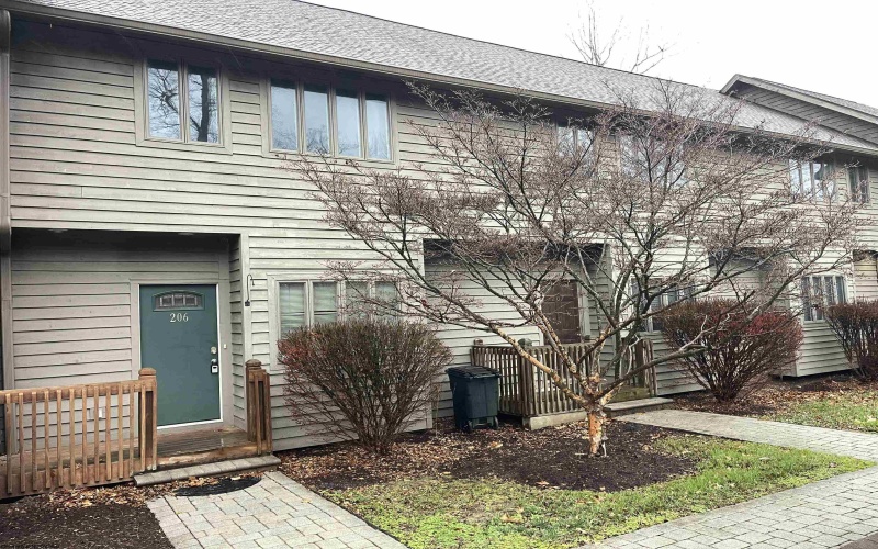 206 Aaron Smith Drive, Bridgeport, West Virginia 26330, 3 Bedrooms Bedrooms, 5 Rooms Rooms,3 BathroomsBathrooms,Residential Rentals,For Rent,Aaron Smith,10163453