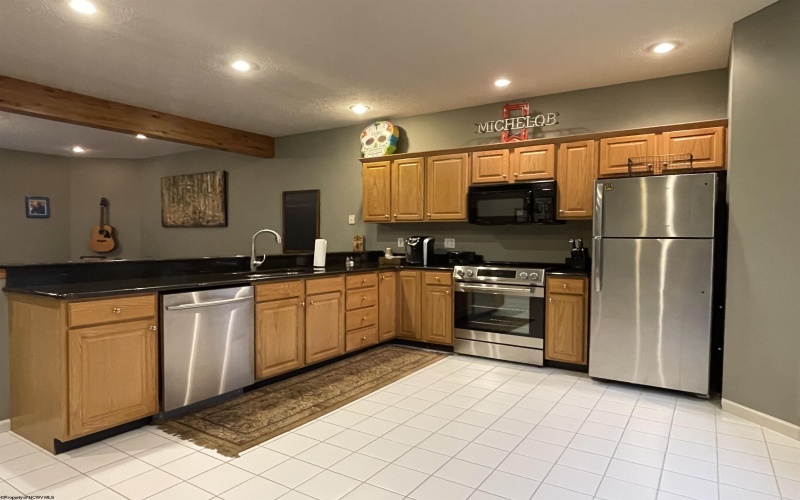 206 Aaron Smith Drive, Bridgeport, West Virginia 26330, 3 Bedrooms Bedrooms, 5 Rooms Rooms,3 BathroomsBathrooms,Residential Rentals,For Rent,Aaron Smith,10163453