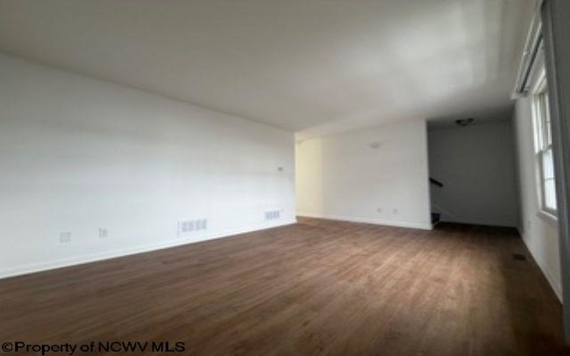 808 Carmell Court, Morgantown, West Virginia 26505, 3 Bedrooms Bedrooms, 6 Rooms Rooms,3 BathroomsBathrooms,Residential Rentals,For Rent,Carmell,10163460