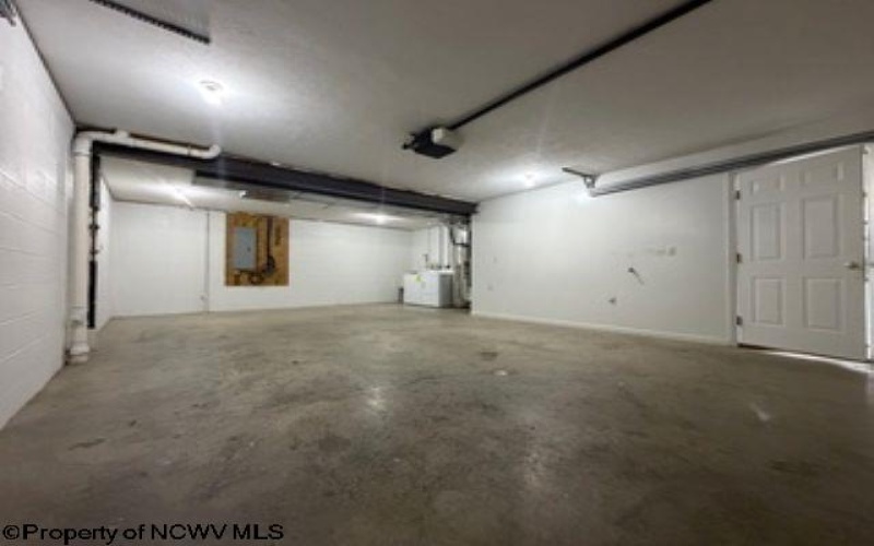 808 Carmell Court, Morgantown, West Virginia 26505, 3 Bedrooms Bedrooms, 6 Rooms Rooms,3 BathroomsBathrooms,Residential Rentals,For Rent,Carmell,10163460