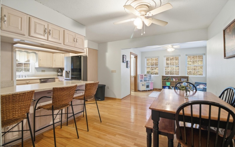 165 Winding Way, Clarksburg, West Virginia 26330, 3 Bedrooms Bedrooms, 9 Rooms Rooms,2 BathroomsBathrooms,Single Family Detached,For Sale,Winding,10163464