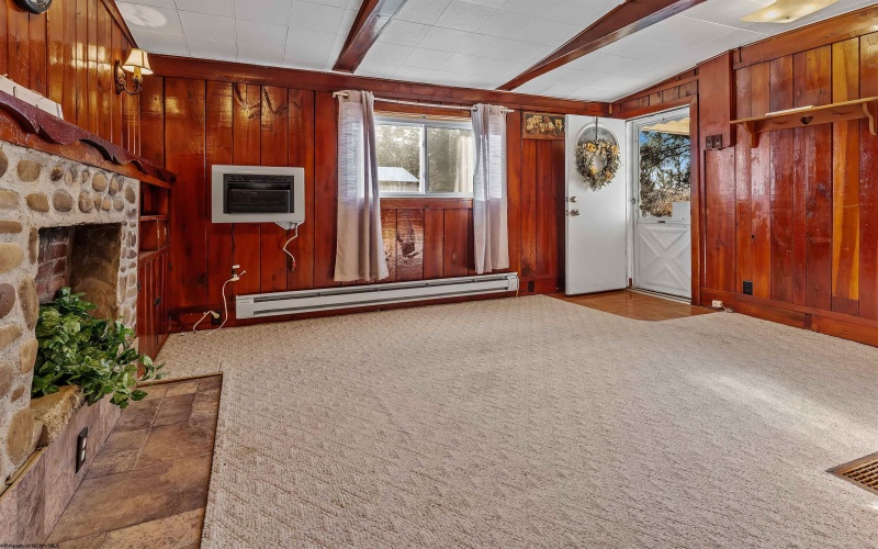 612 Beaumont Drive, Morgantown, West Virginia 26508, 2 Bedrooms Bedrooms, 4 Rooms Rooms,2 BathroomsBathrooms,Single Family Detached,For Sale,Beaumont,10163463