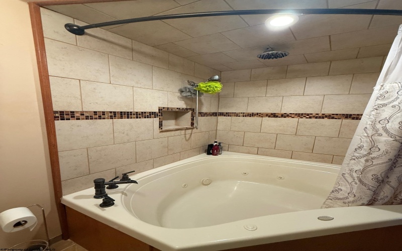 102 McCormic Drive, French Creek, West Virginia 26218, 3 Bedrooms Bedrooms, 9 Rooms Rooms,2 BathroomsBathrooms,Single Family Detached,For Sale,McCormic,10163462