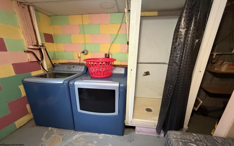 102 McCormic Drive, French Creek, West Virginia 26218, 3 Bedrooms Bedrooms, 9 Rooms Rooms,2 BathroomsBathrooms,Single Family Detached,For Sale,McCormic,10163462