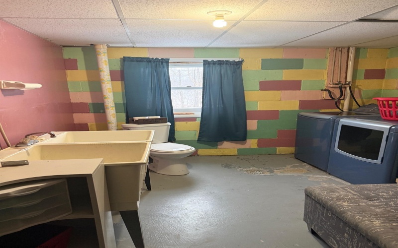 102 McCormic Drive, French Creek, West Virginia 26218, 3 Bedrooms Bedrooms, 9 Rooms Rooms,2 BathroomsBathrooms,Single Family Detached,For Sale,McCormic,10163462