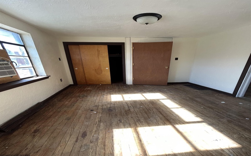 514 Morgantown Avenue, Fairmont, West Virginia 26554, 3 Bedrooms Bedrooms, 7 Rooms Rooms,2 BathroomsBathrooms,Single Family Detached,For Sale,Morgantown,10163469