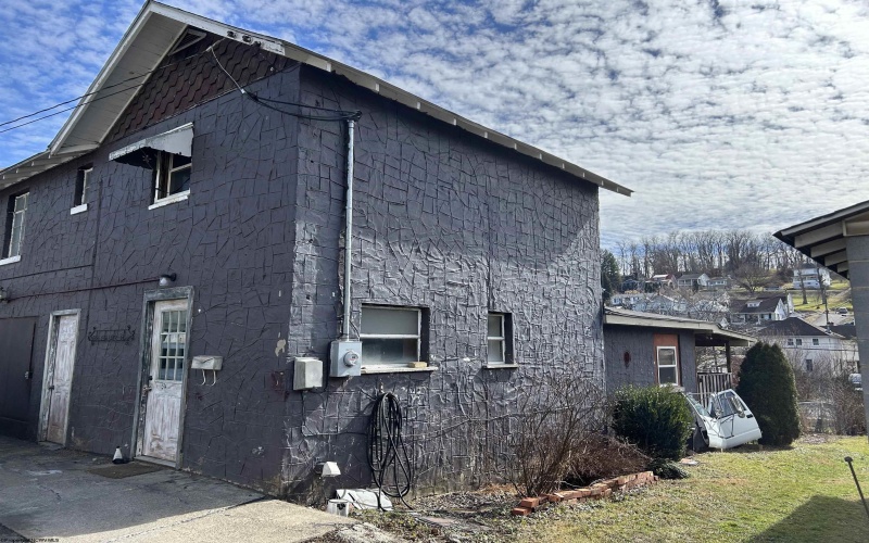 514 Morgantown Avenue, Fairmont, West Virginia 26554, 3 Bedrooms Bedrooms, 7 Rooms Rooms,2 BathroomsBathrooms,Single Family Detached,For Sale,Morgantown,10163469