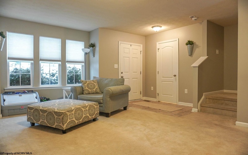 202 Summerfield Drive, Morgantown, West Virginia 26508, 3 Bedrooms Bedrooms, 6 Rooms Rooms,2 BathroomsBathrooms,Single Family Attached,For Sale,Summerfield,10163467