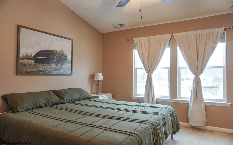 202 Summerfield Drive, Morgantown, West Virginia 26508, 3 Bedrooms Bedrooms, 6 Rooms Rooms,2 BathroomsBathrooms,Single Family Attached,For Sale,Summerfield,10163467